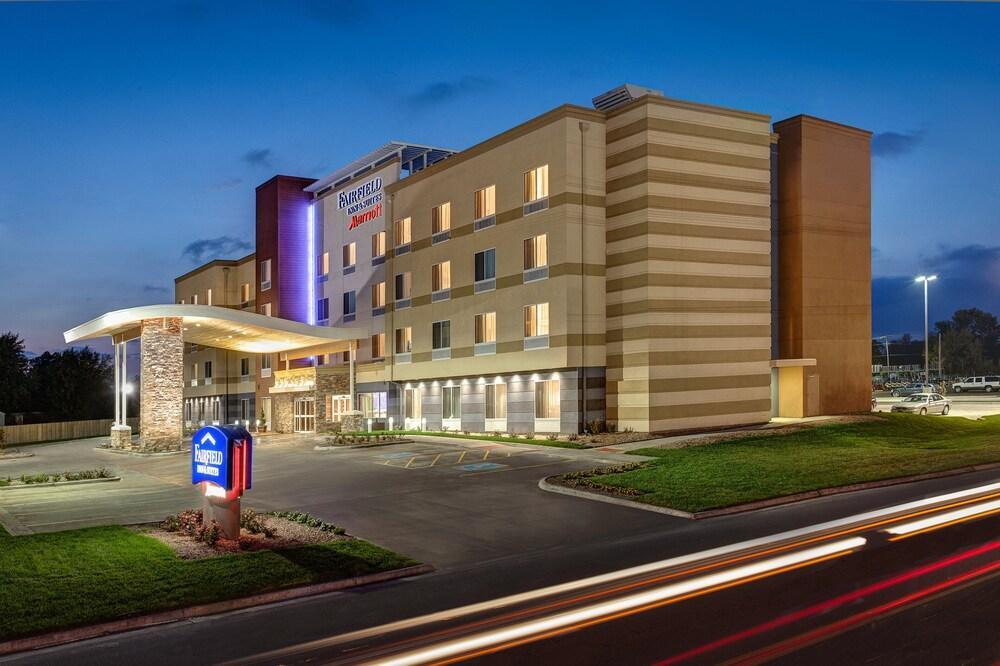 Fairfield Inn & Suites Whitewater Экстерьер фото
