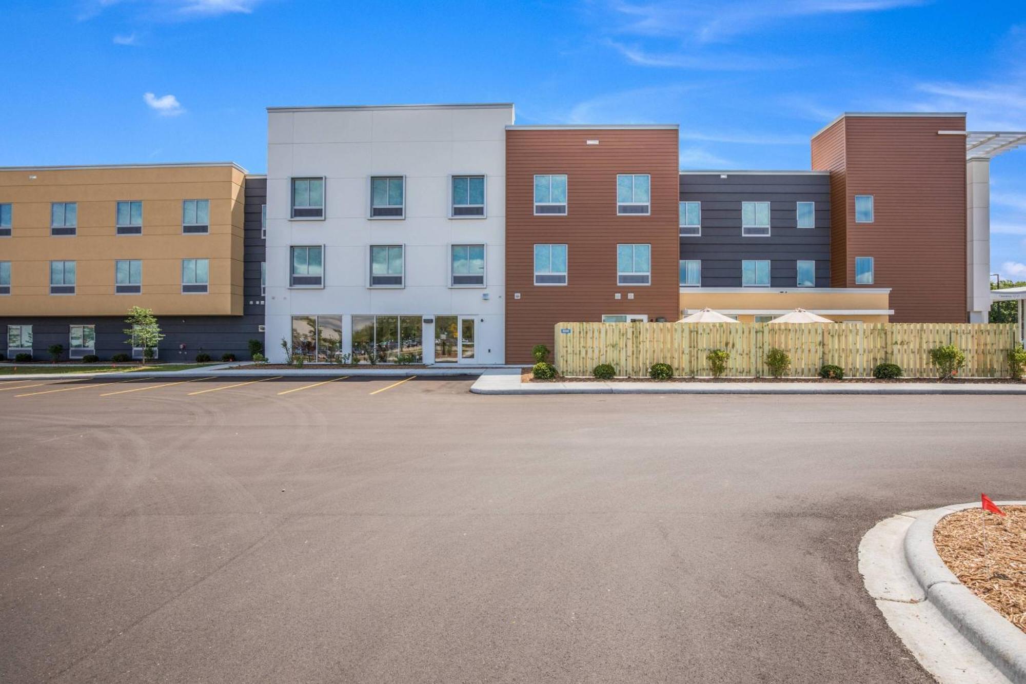 Fairfield Inn & Suites Whitewater Экстерьер фото